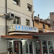 095 Dit restaurant is 7 x 24 uur open speciaal voor de vissers die snachts uitvaren 